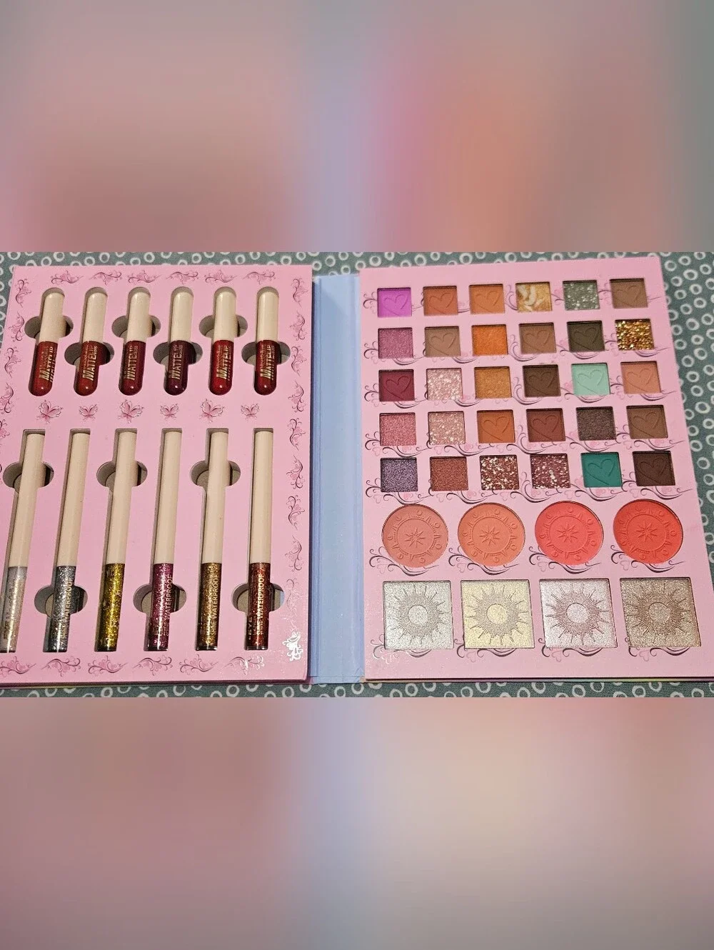 Women’s Makeup Palette Set with Lip Glosses and Eyeshadows